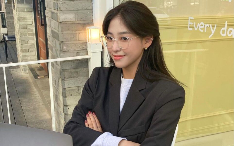 Khoảng cách giữa 