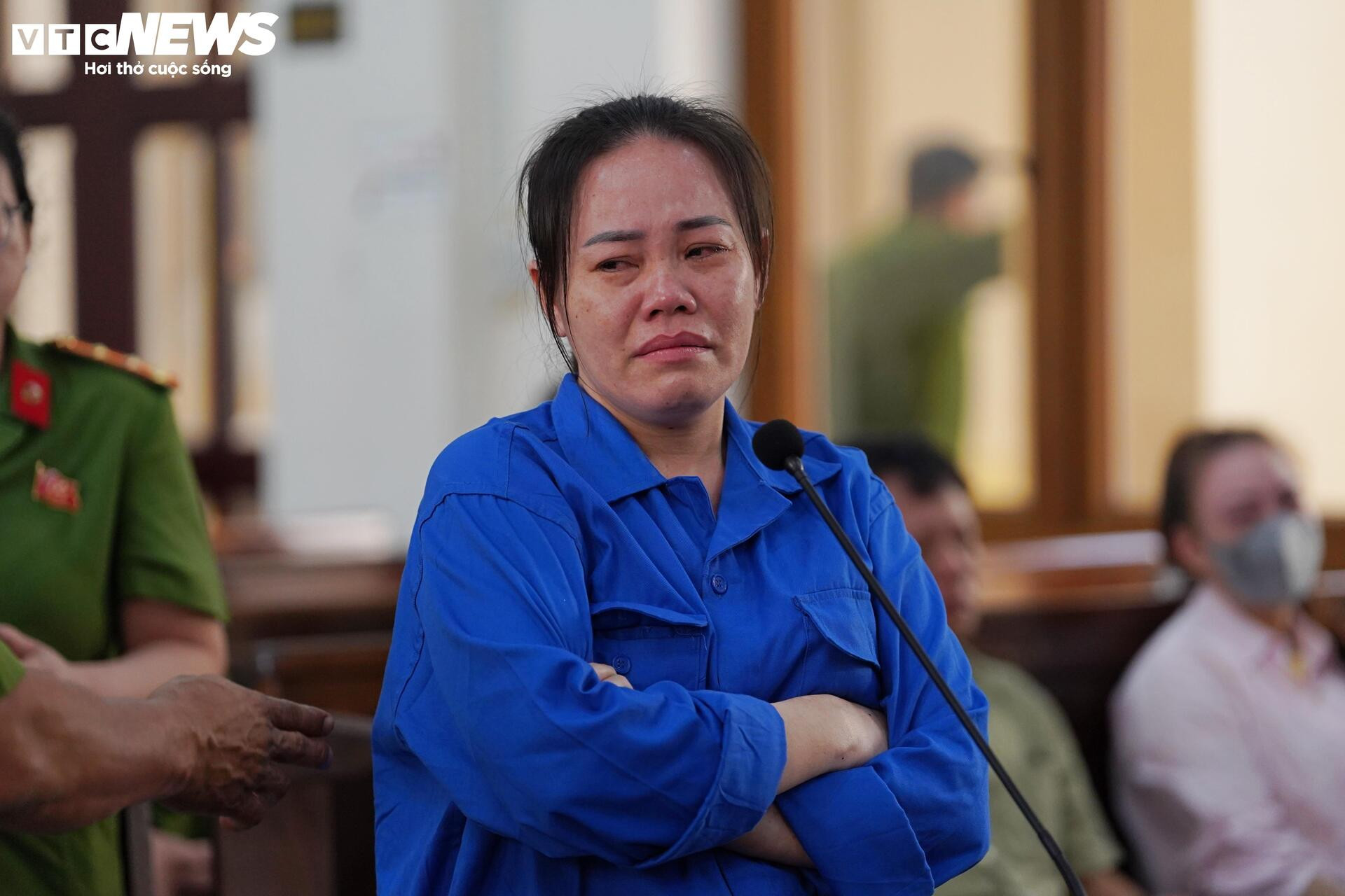 Kẻ đầu độc 4 người thân khóc xin 'được sống để sám hối' khi nghe tuyên tử hình- Ảnh 2.