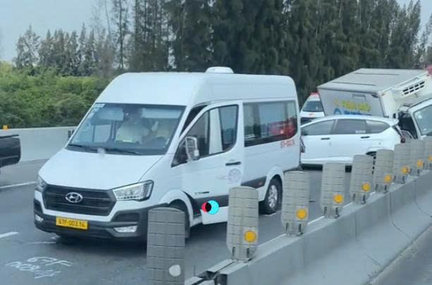 Hiện trường vụ tai nạn liên hoàn trên tuyến cao tốc TPHCM - Trung Lương- Ảnh 3. Hiện trường vụ tai nạn liên hoàn trên tuyến cao tốc TPHCM - Trung Lương- Ảnh 3.