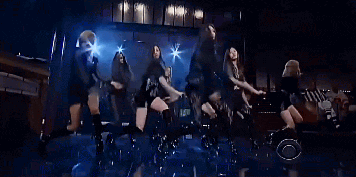 10 năm nữa cũng không tìm được 9 mỹ nhân nhảy đều tăm tắp, đẹp đến mức định hình tiêu chuẩn nhan sắc như thế này- Ảnh 1.