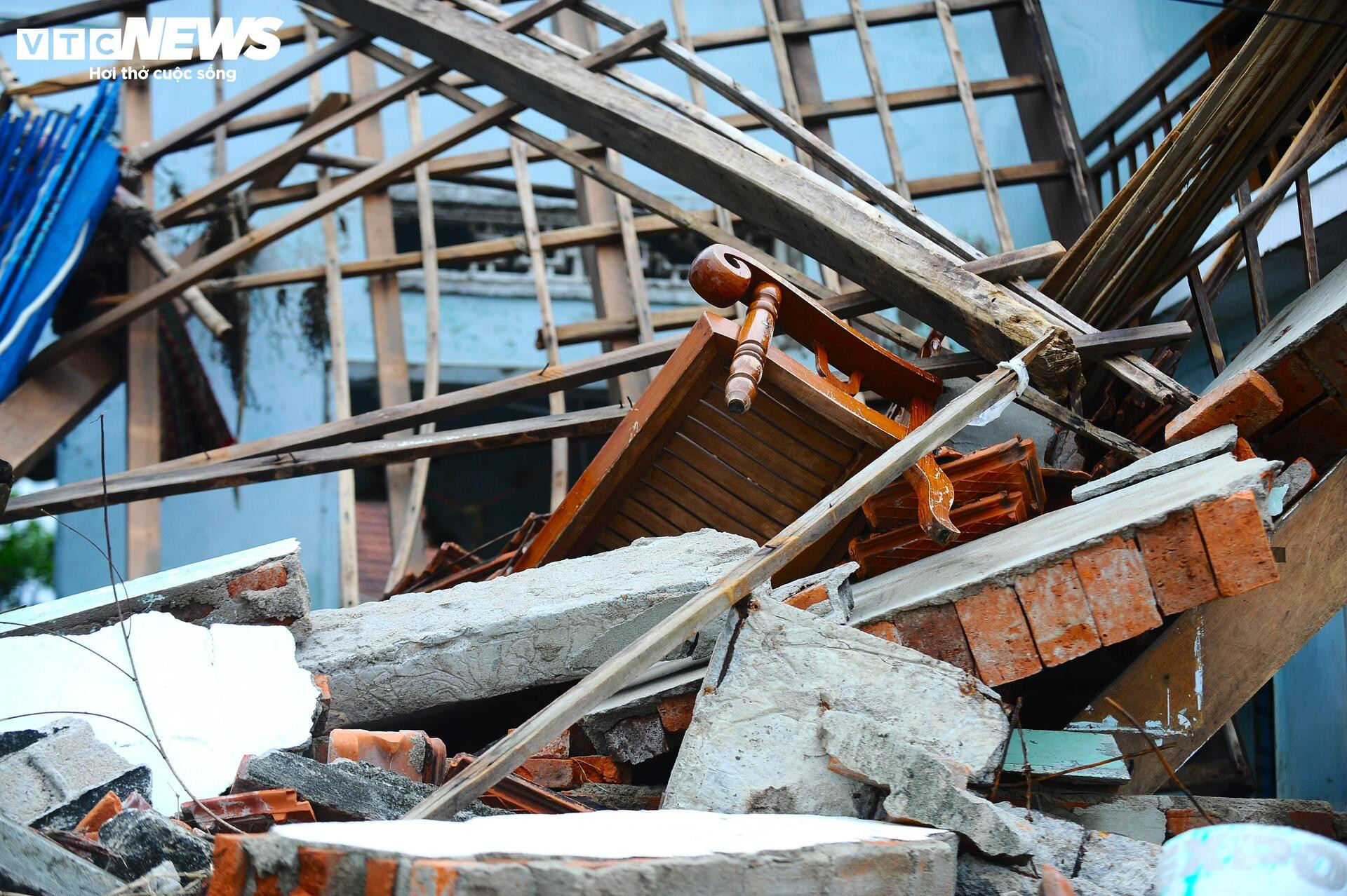 Khung cảnh hoang tàn, nhếch nhác tại vùng trũng nhất ở Tuy Hòa sau lũ dữ- Ảnh 21.