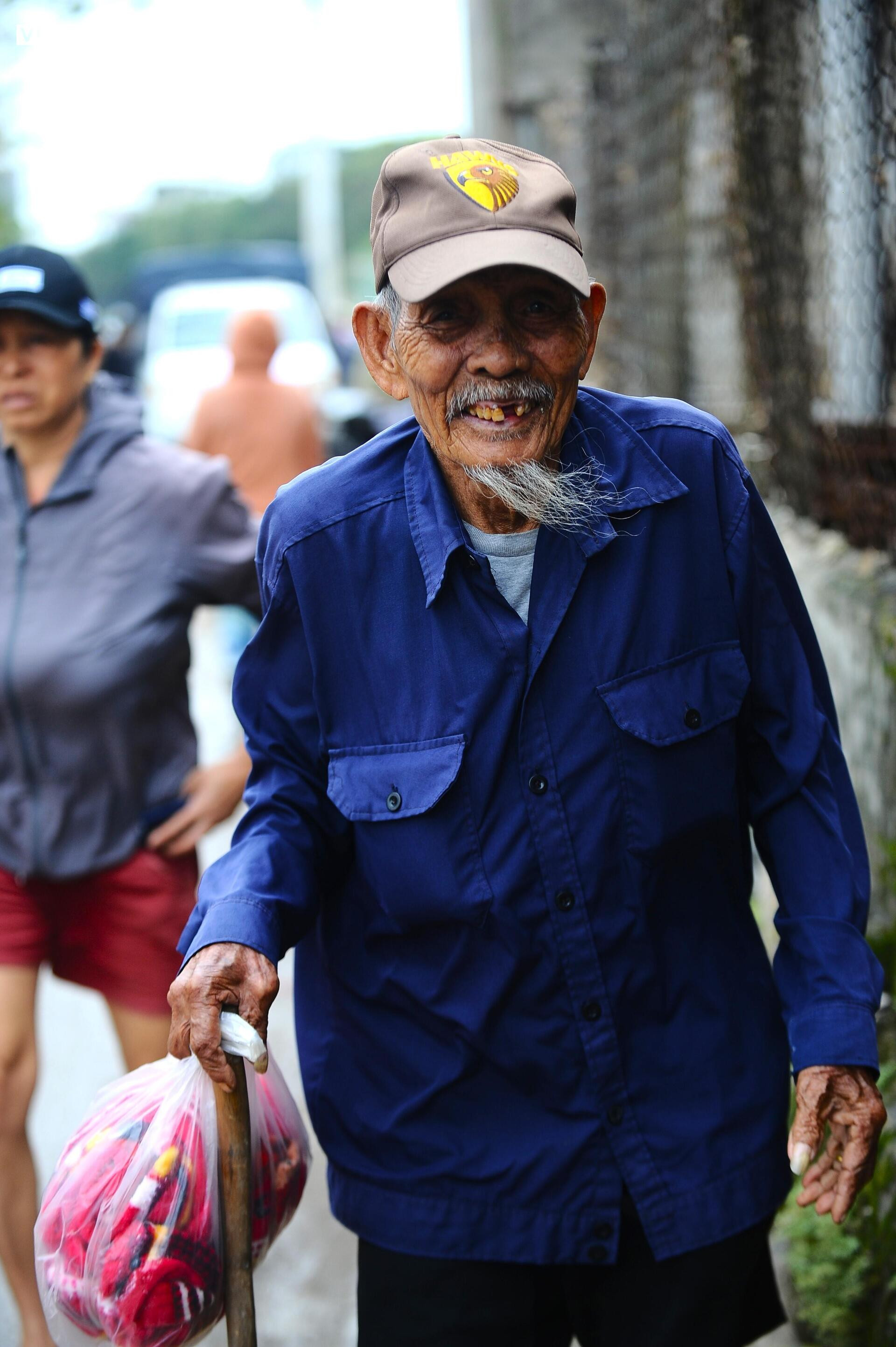 Khung cảnh hoang tàn, nhếch nhác tại vùng trũng nhất ở Tuy Hòa sau lũ dữ- Ảnh 9.