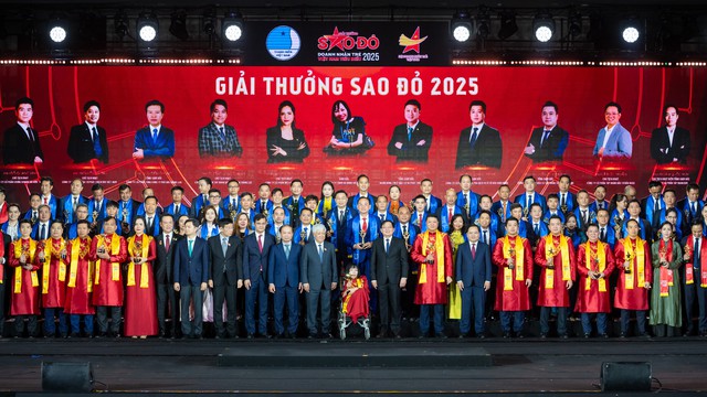Lộ diện 10 Doanh nhân Sao Đỏ 2025: Tổng tài sản trên 2,8 triệu tỷ đồng, nộp ngân sách gần 14 ngàn tỷ đồng- Ảnh 2.
