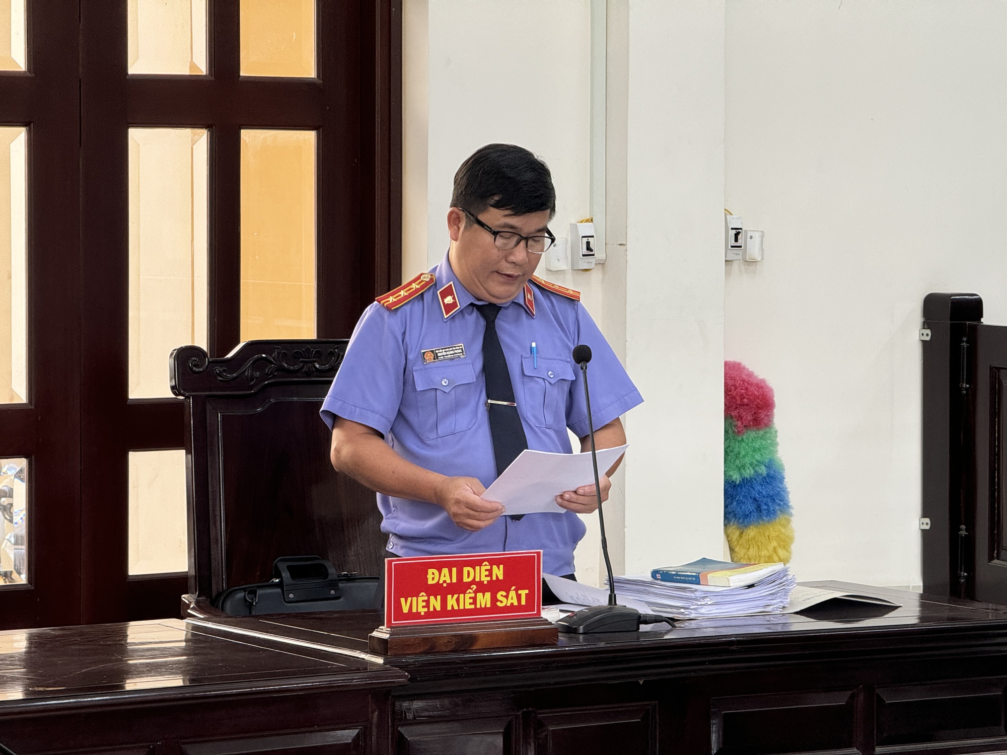 Xét xử vụ đầu độc 4 người thân bằng xyanua: Bị cáo Bích rơi nước mắt ân hận muộn màng, cúi đầu xin lỗi gia đình- Ảnh 6.