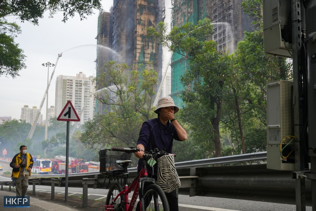 Cháy chung cư Hồng Kông: Vì sao thiệt hại nhân mạng khủng khiếp đến vậy?- Ảnh 5. Cháy chung cư Hồng Kông: Vì sao thiệt hại nhân mạng khủng khiếp đến vậy?- Ảnh 5.