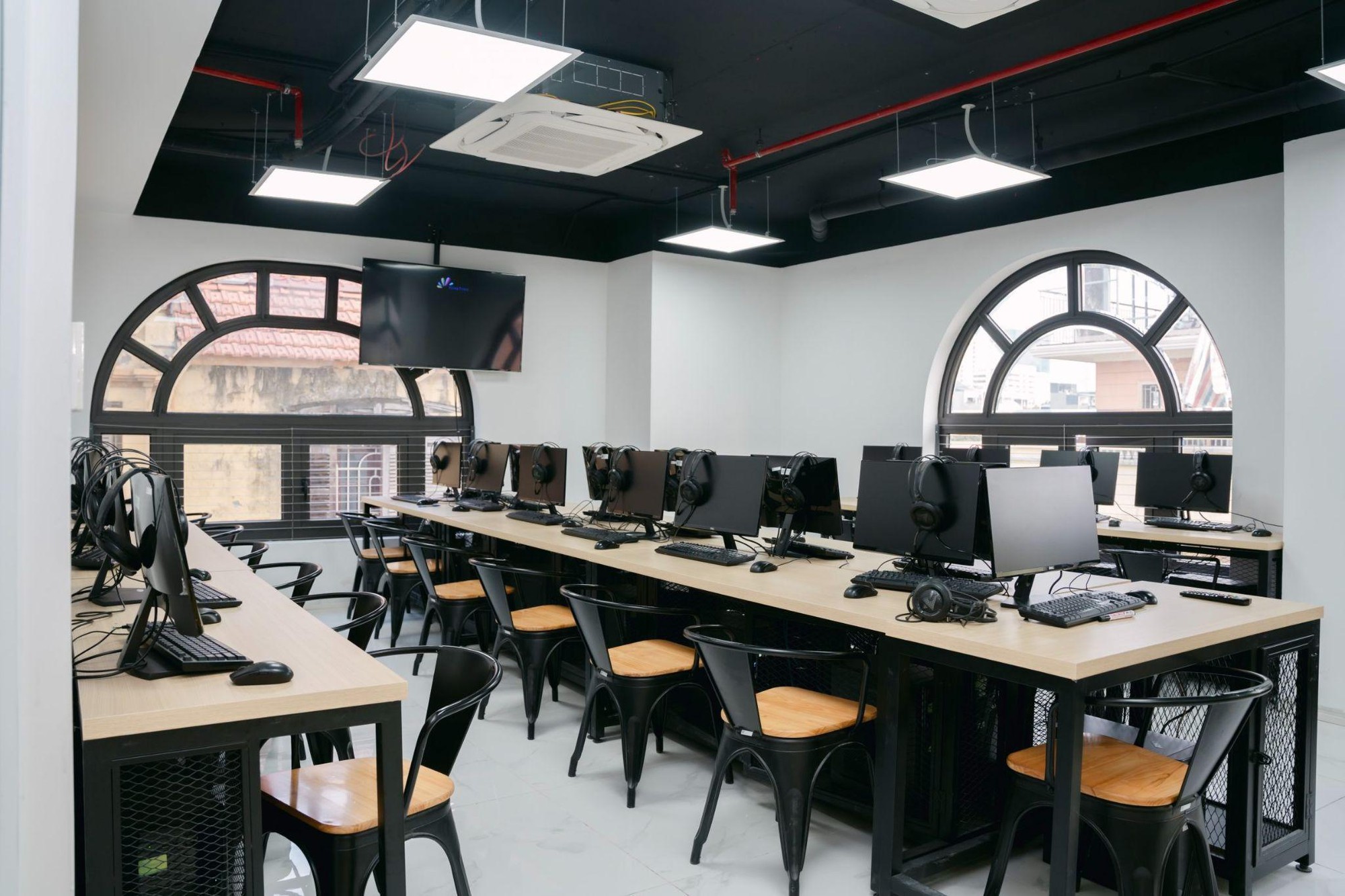 Đừng để ý tưởng nằm yên trên giấy: Gen Z đang tìm nơi biến đam mê thành nghề thật- Ảnh 4. Đừng để ý tưởng nằm yên trên giấy: Gen Z đang tìm nơi biến đam mê thành nghề thật- Ảnh 4.