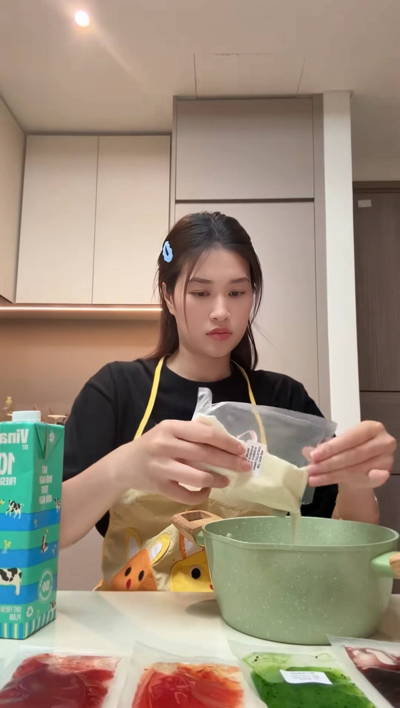 Chuyện gì đang xảy ra với Đoàn Thiên Ân?- Ảnh 2. Chuyện gì đang xảy ra với Đoàn Thiên Ân?- Ảnh 2.