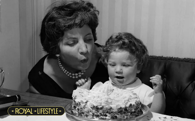 Khoảnh khắc dễ thương của Công chúa Charlotte khiến Khoảnh khắc dễ thương của Công chúa Charlotte khiến