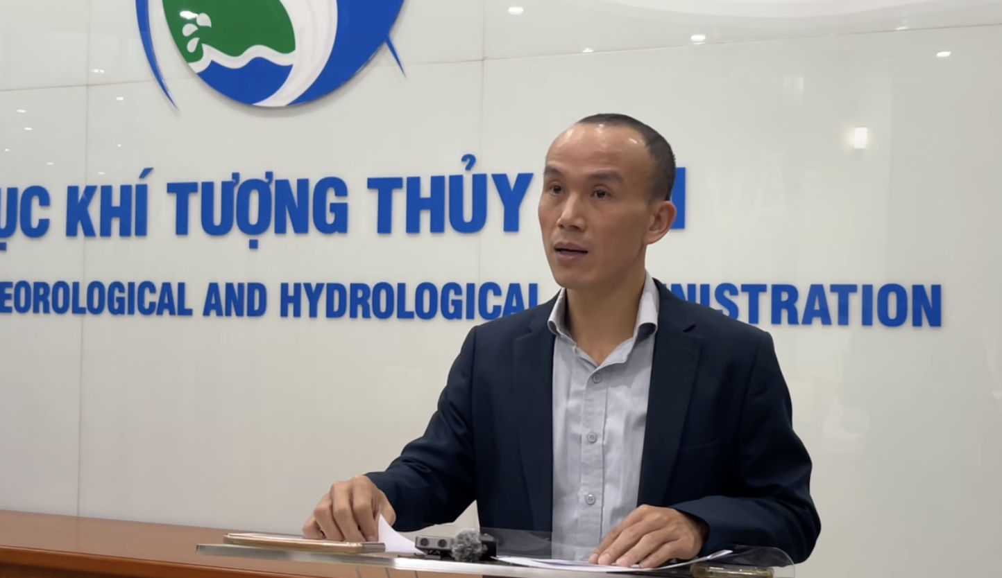 Bão số 15 di chuyển lắt léo, kịch bản xấu nhất sẽ gây mưa to cho hàng loạt tỉnh thành nào?- Ảnh 2. Bão số 15 di chuyển lắt léo, kịch bản xấu nhất sẽ gây mưa to cho hàng loạt tỉnh thành nào?- Ảnh 2.