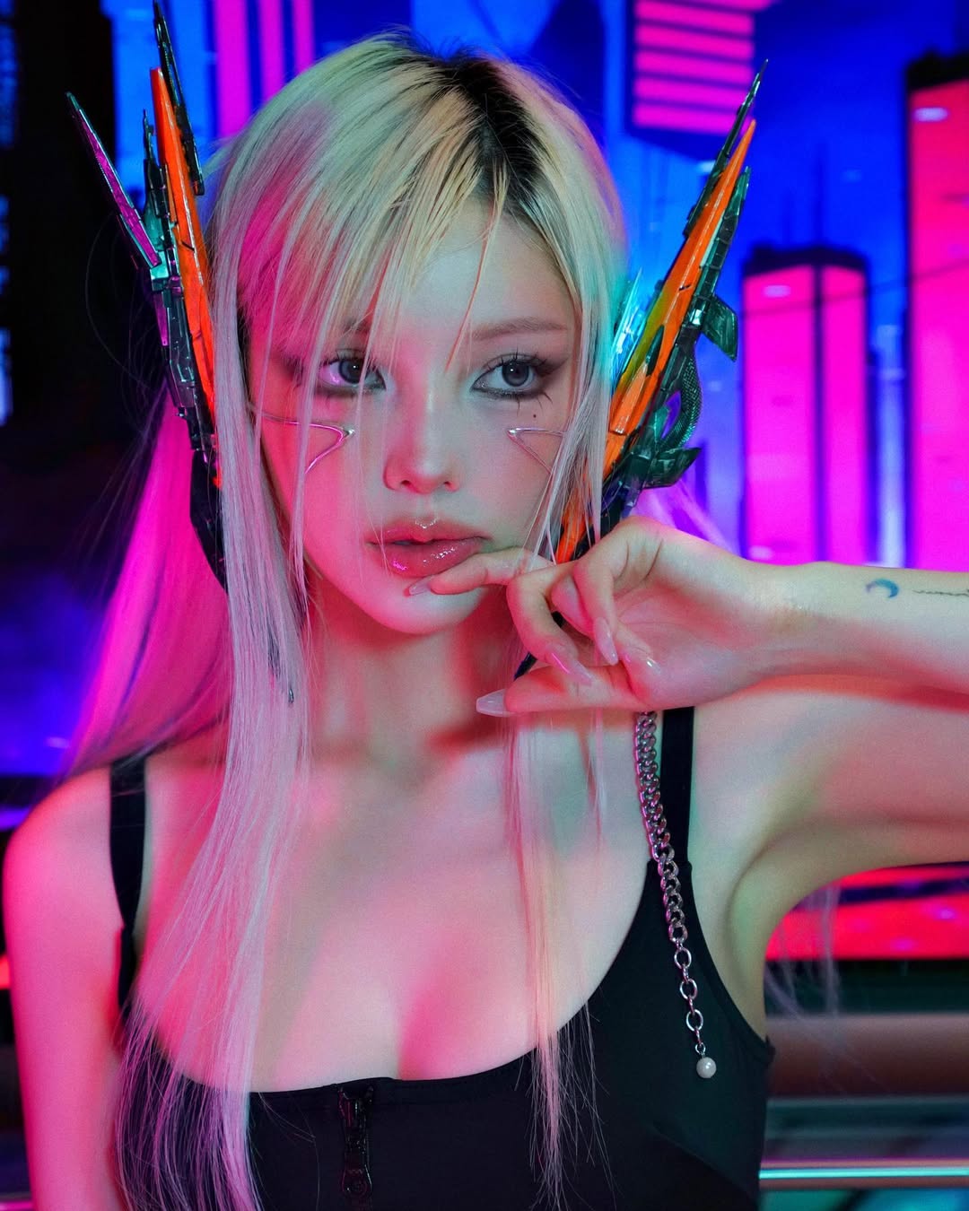 "Phù thủy makeup" lừng danh mãi không thấy già, 10 năm vẫn được tôn top 1- Ảnh 1.