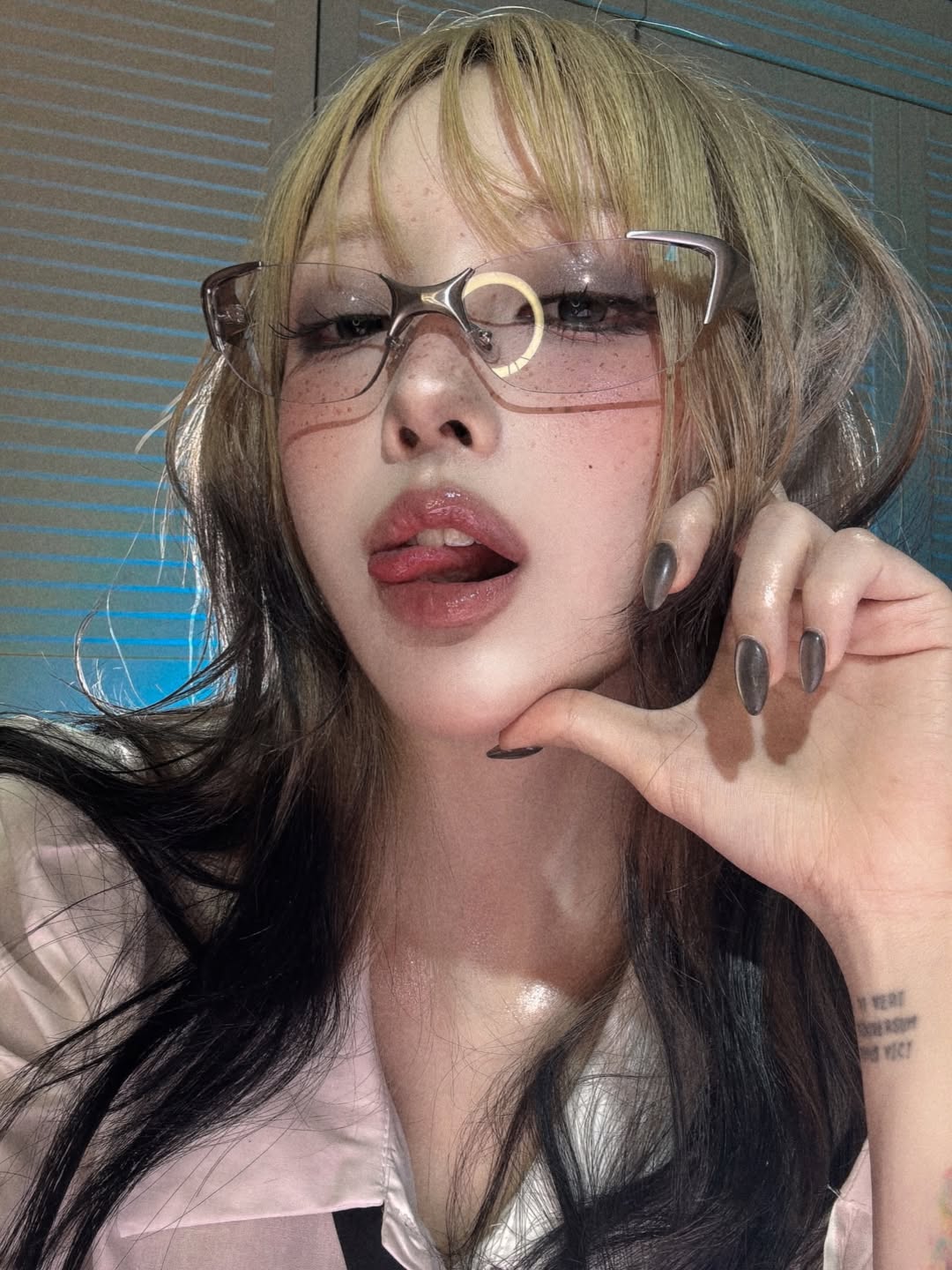 "Phù thủy makeup" lừng danh mãi không thấy già, 10 năm vẫn được tôn top 1- Ảnh 3.