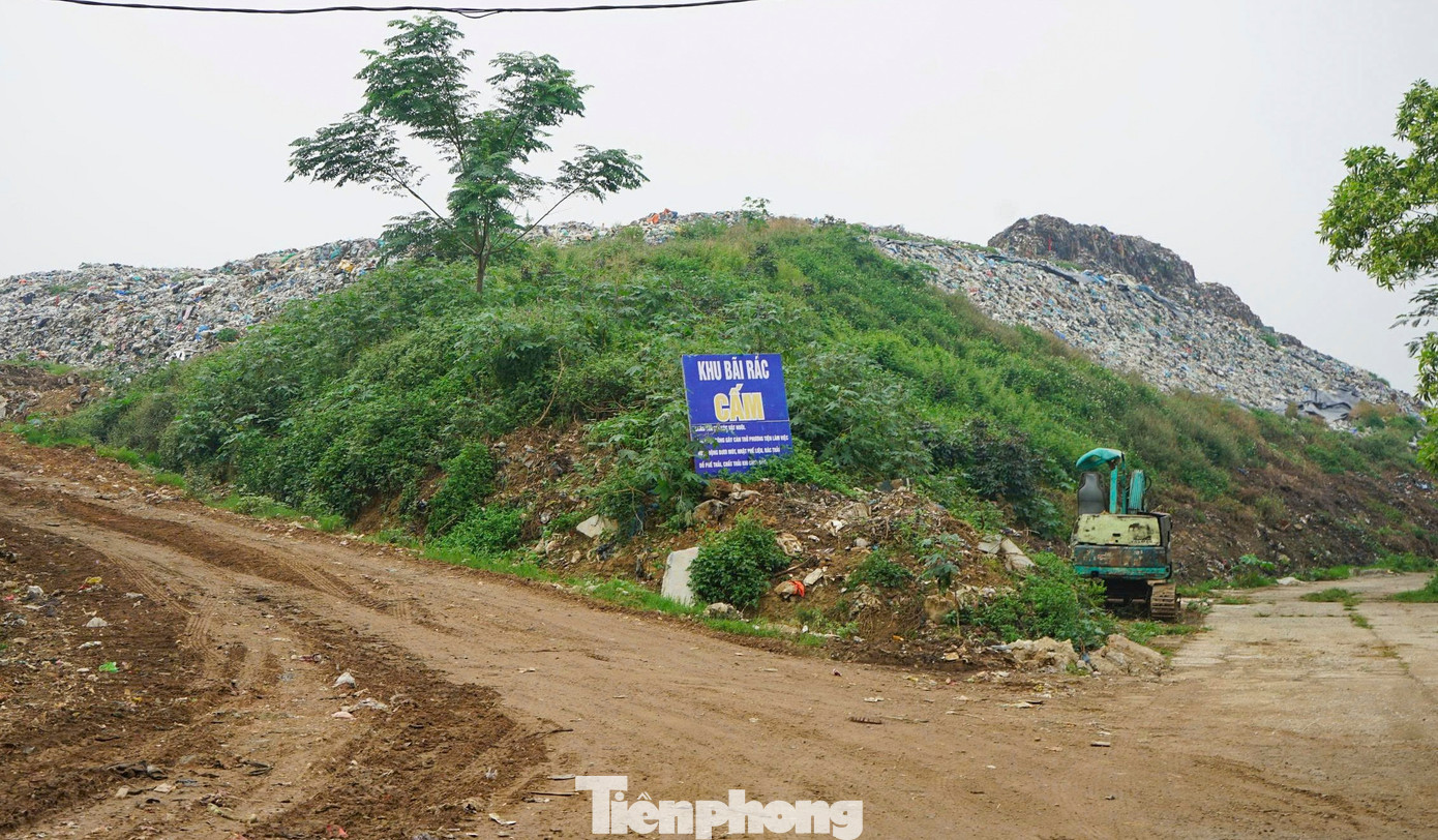 Núi rác ‘án ngữ’ khu du lịch biển Sầm Sơn- Ảnh 7.