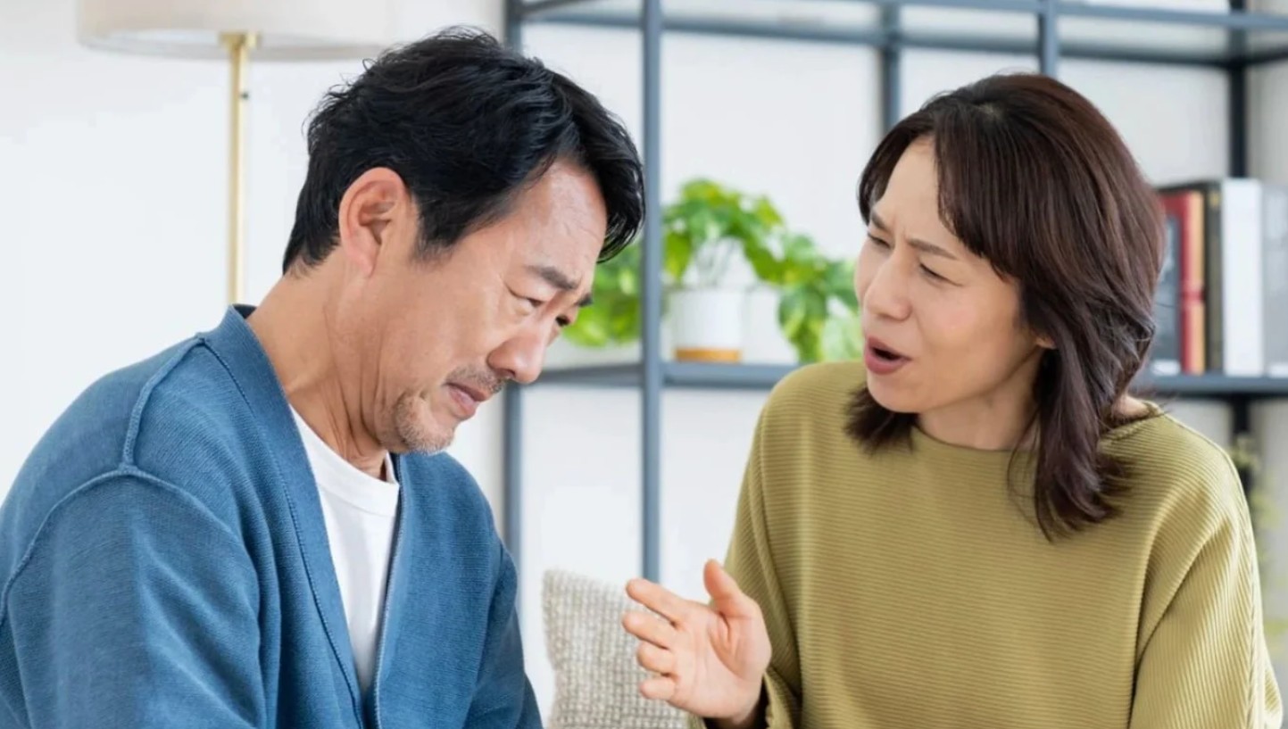 57 tuổi, người đàn ông khóc than "trắng tay" sau 30 năm đưa lương vợ giữ: "Tôi lao động cật lực rốt cuộc được cái gì?"- Ảnh 1. 57 tuổi, người đàn ông khóc than "trắng tay" sau 30 năm đưa lương vợ giữ: "Tôi lao động cật lực rốt cuộc được cái gì?"- Ảnh 1.