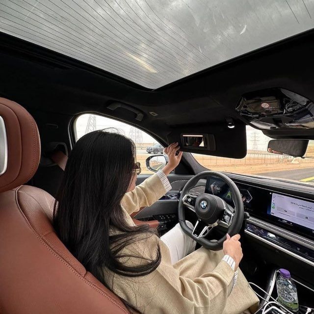 Cuộc sống đối lập của người GIÀU và người cố tỏ ra GIÀU- Ảnh 1.