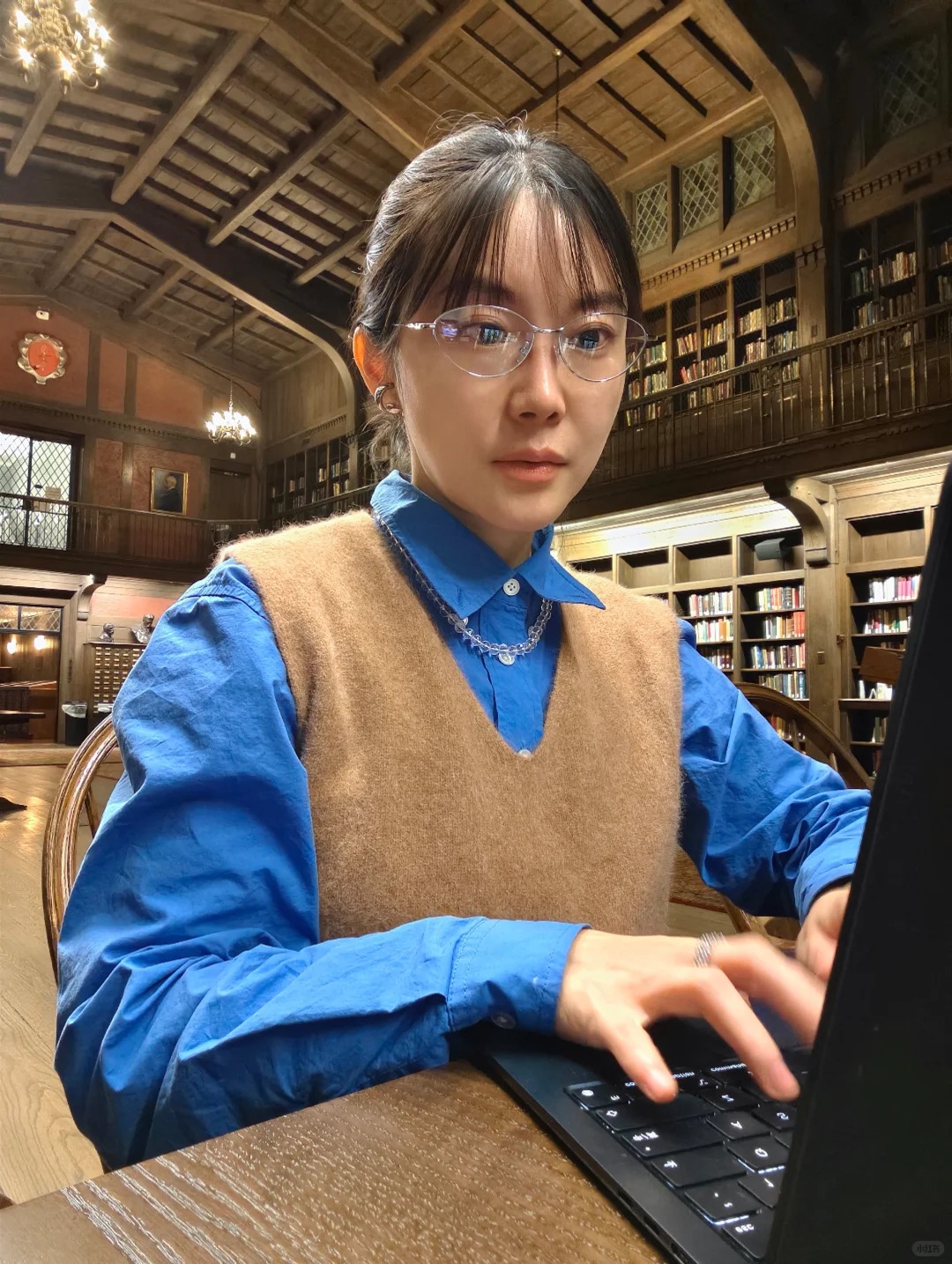 Bị sa thải vì giàu- Ảnh 2.