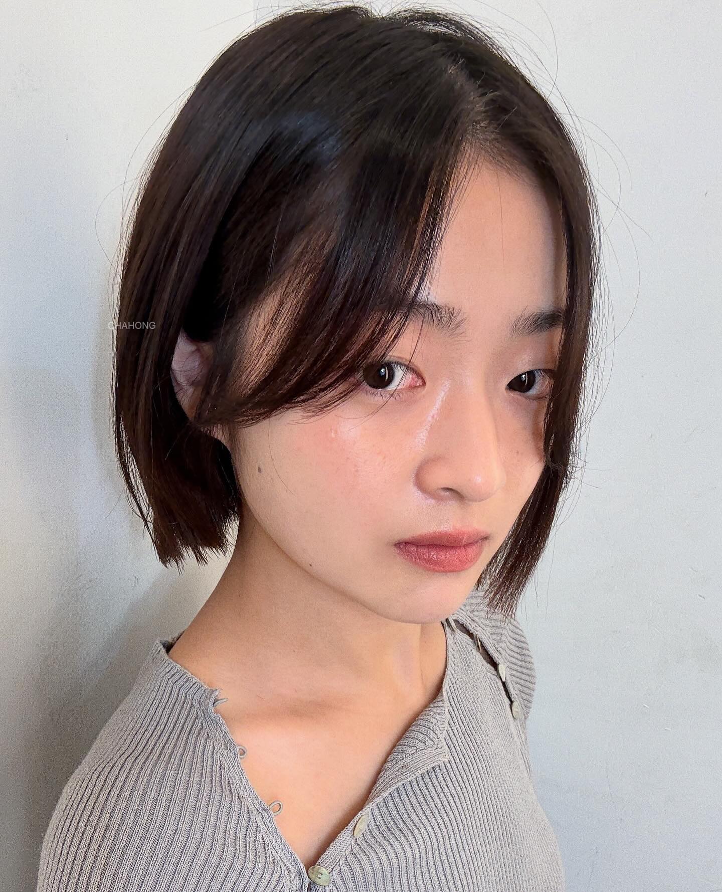 Tóc suôn thẳng soán ngôi tóc xoăn với 5 kiểu hot nhất đông này: Siêu trẻ, sang trọng và dễ chăm sóc- Ảnh 2. Tóc suôn thẳng soán ngôi tóc xoăn với 5 kiểu hot nhất đông này: Siêu trẻ, sang trọng và dễ chăm sóc- Ảnh 2.