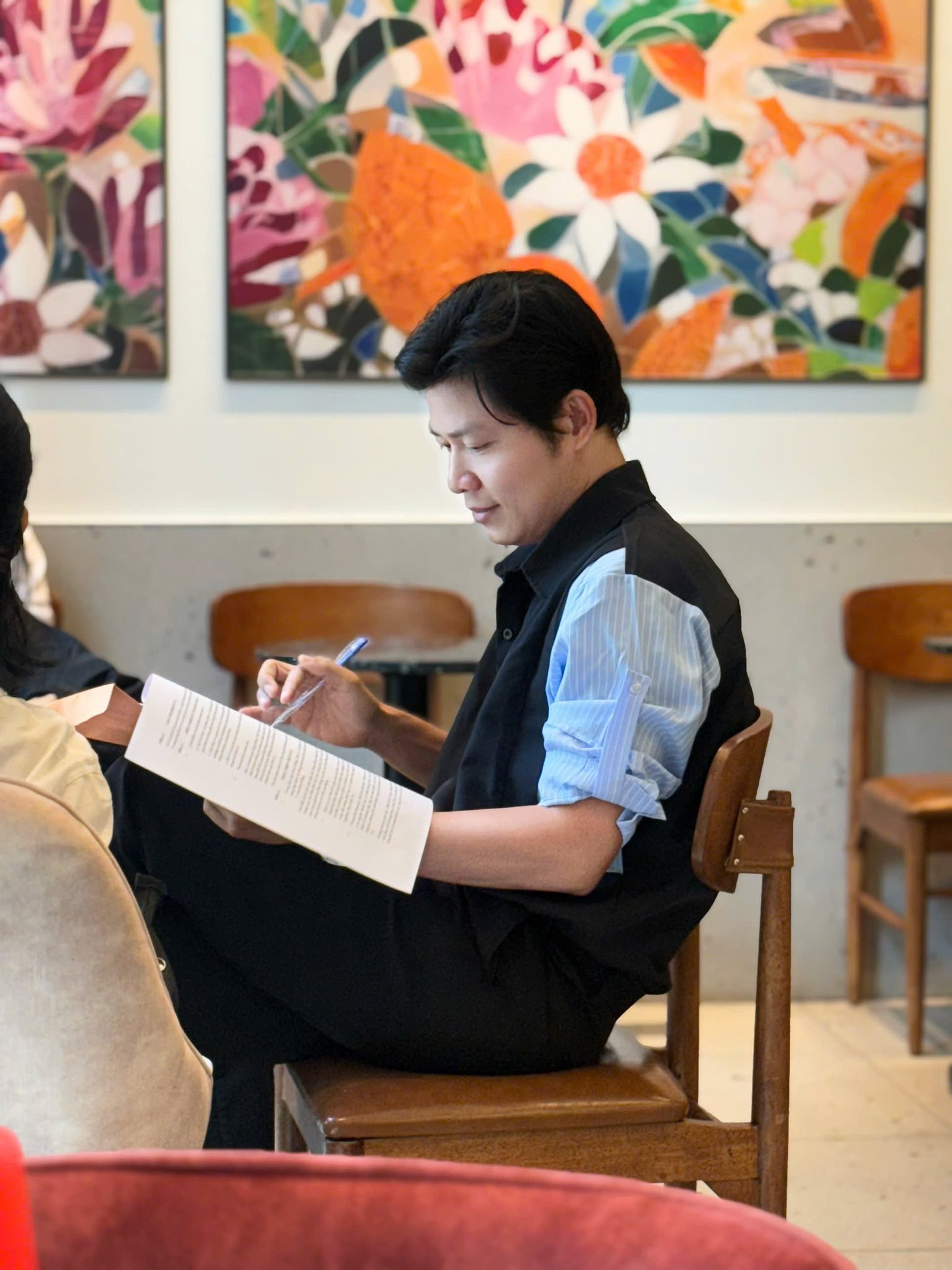 Cát-xê 100.000 đồng của Nguyễn Văn Chung- Ảnh 2. Cát-xê 100.000 đồng của Nguyễn Văn Chung- Ảnh 2.