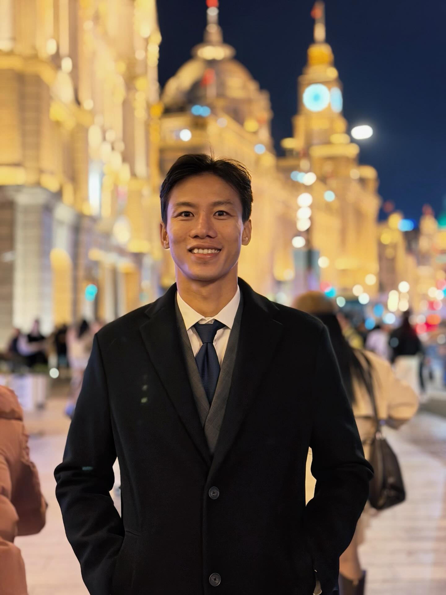 Đội trưởng tuyển Việt Nam đưa Hoa khôi ĐH Vinh đi du lịch mà ngỡ đóng phim ngôn tình, khung hình nào cũng Đội trưởng tuyển Việt Nam đưa Hoa khôi ĐH Vinh đi du lịch mà ngỡ đóng phim ngôn tình, khung hình nào cũng