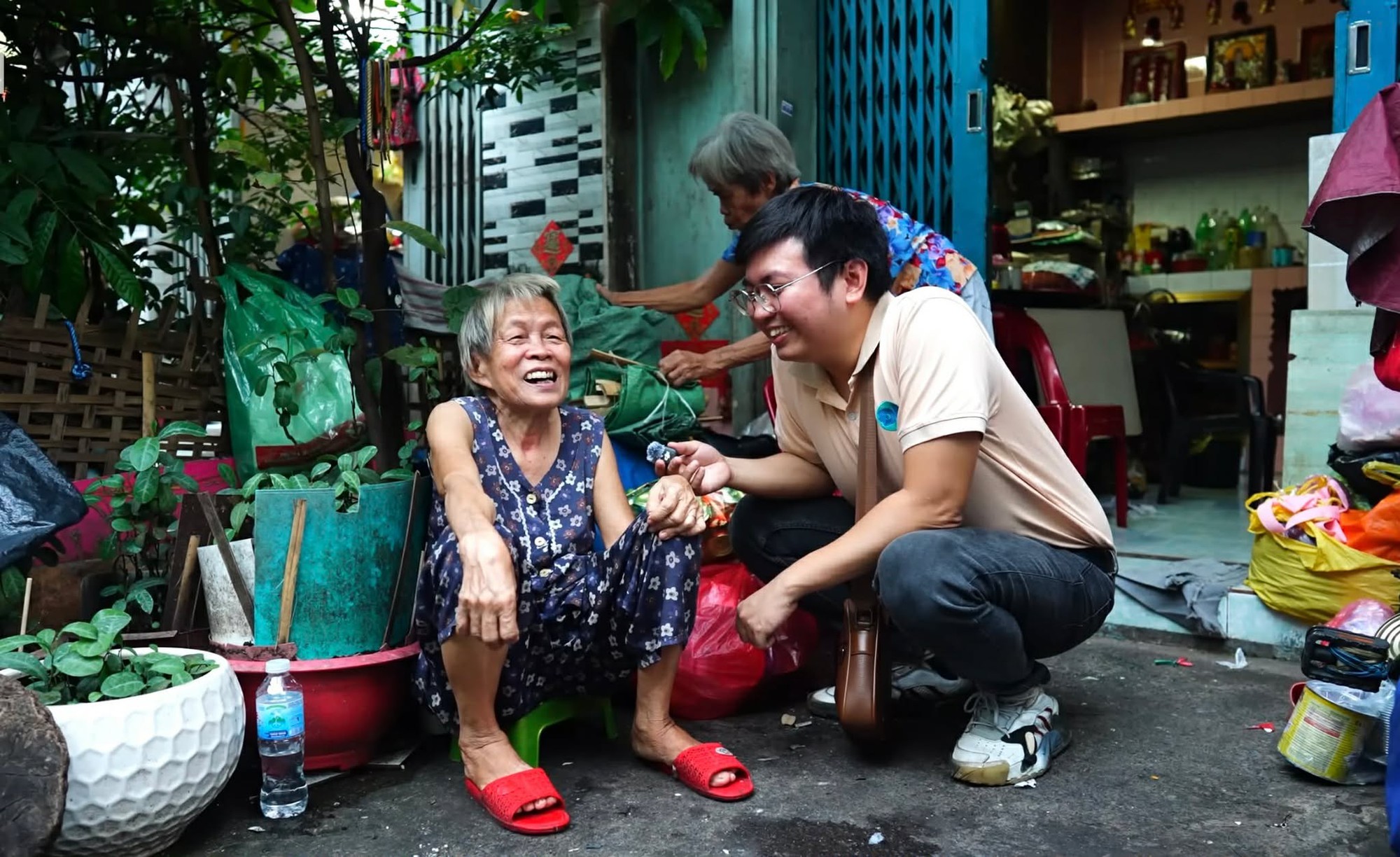 6 chị em không lấy chồng, sống chung nhà ở TP.HCM: Xót xa lý do chọn độc thân- Ảnh 3. 6 chị em không lấy chồng, sống chung nhà ở TP.HCM: Xót xa lý do chọn độc thân- Ảnh 3.