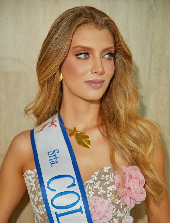 Tân Hoa hậu Quốc tế 2025: Cao 1m8, thạo 3 ngôn ngữ, nhan sắc được ví như búp bê- Ảnh 6.