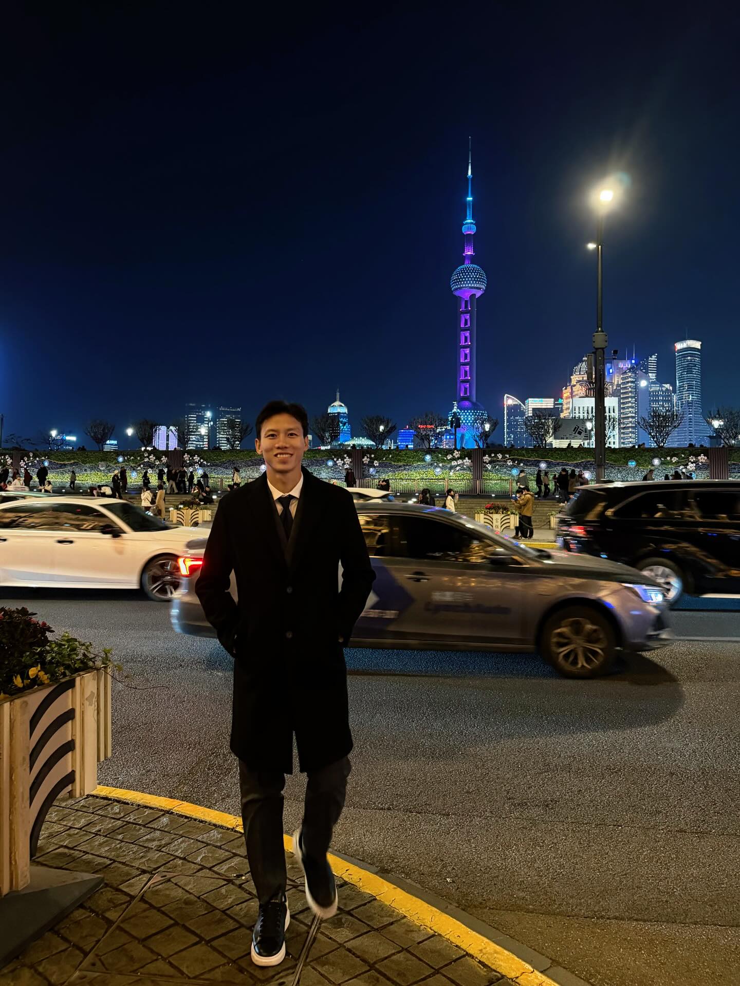 Đội trưởng tuyển Việt Nam đưa Hoa khôi ĐH Vinh đi du lịch mà ngỡ đóng phim ngôn tình, khung hình nào cũng Đội trưởng tuyển Việt Nam đưa Hoa khôi ĐH Vinh đi du lịch mà ngỡ đóng phim ngôn tình, khung hình nào cũng