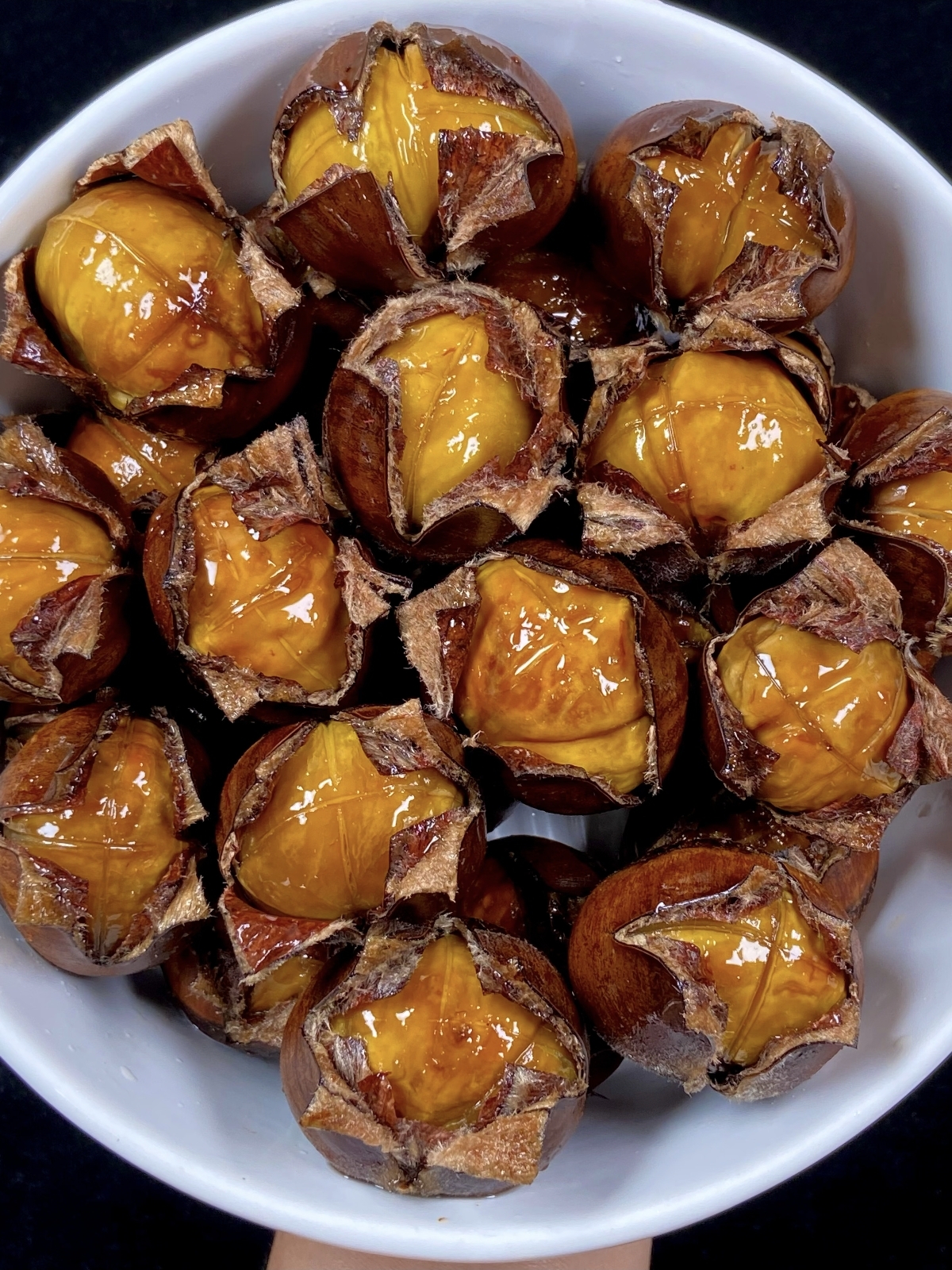 Phụ nữ đừng quá tiết kiệm, hãy dùng nhiều 4 món ăn vặt có tính kiềm này để bổ sung estrogen, khuôn mặt sẽ trẻ hơn tuổi rất nhiều- Ảnh 2.