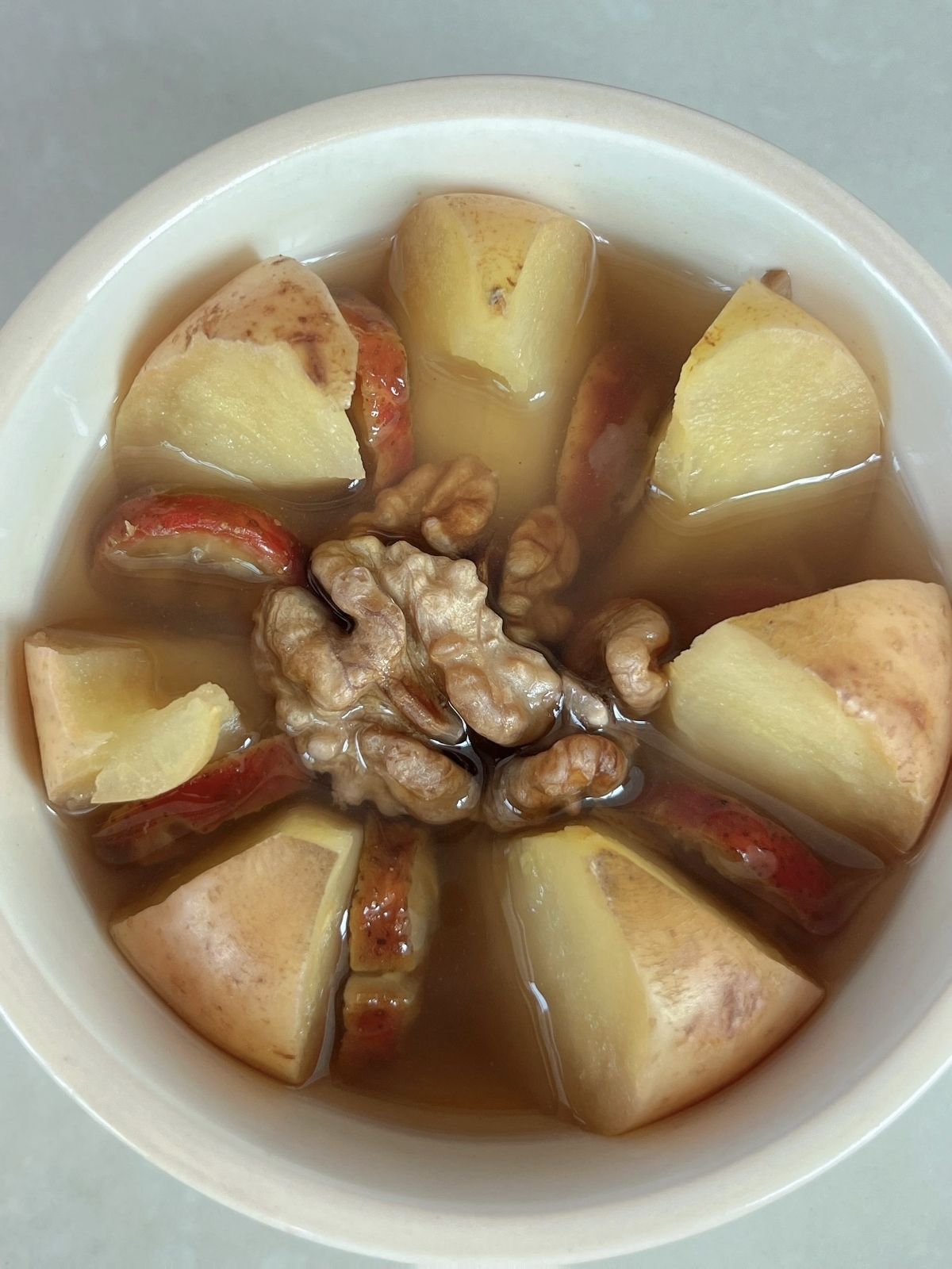 Phụ nữ đừng quá tiết kiệm, hãy dùng nhiều 4 món ăn vặt có tính kiềm này để bổ sung estrogen, khuôn mặt sẽ trẻ hơn tuổi rất nhiều- Ảnh 3.