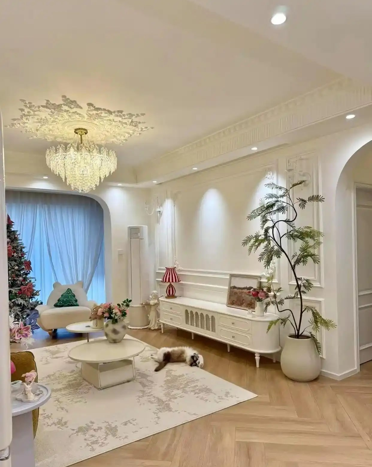 Nhiều người chê căn hộ 2 ban công bất tiện, cho tới khi thấy 2 vợ chồng trẻ ra tay- Ảnh 4.