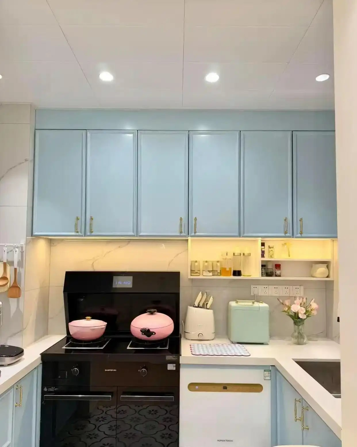 Nhiều người chê căn hộ 2 ban công bất tiện, cho tới khi thấy 2 vợ chồng trẻ ra tay- Ảnh 7.