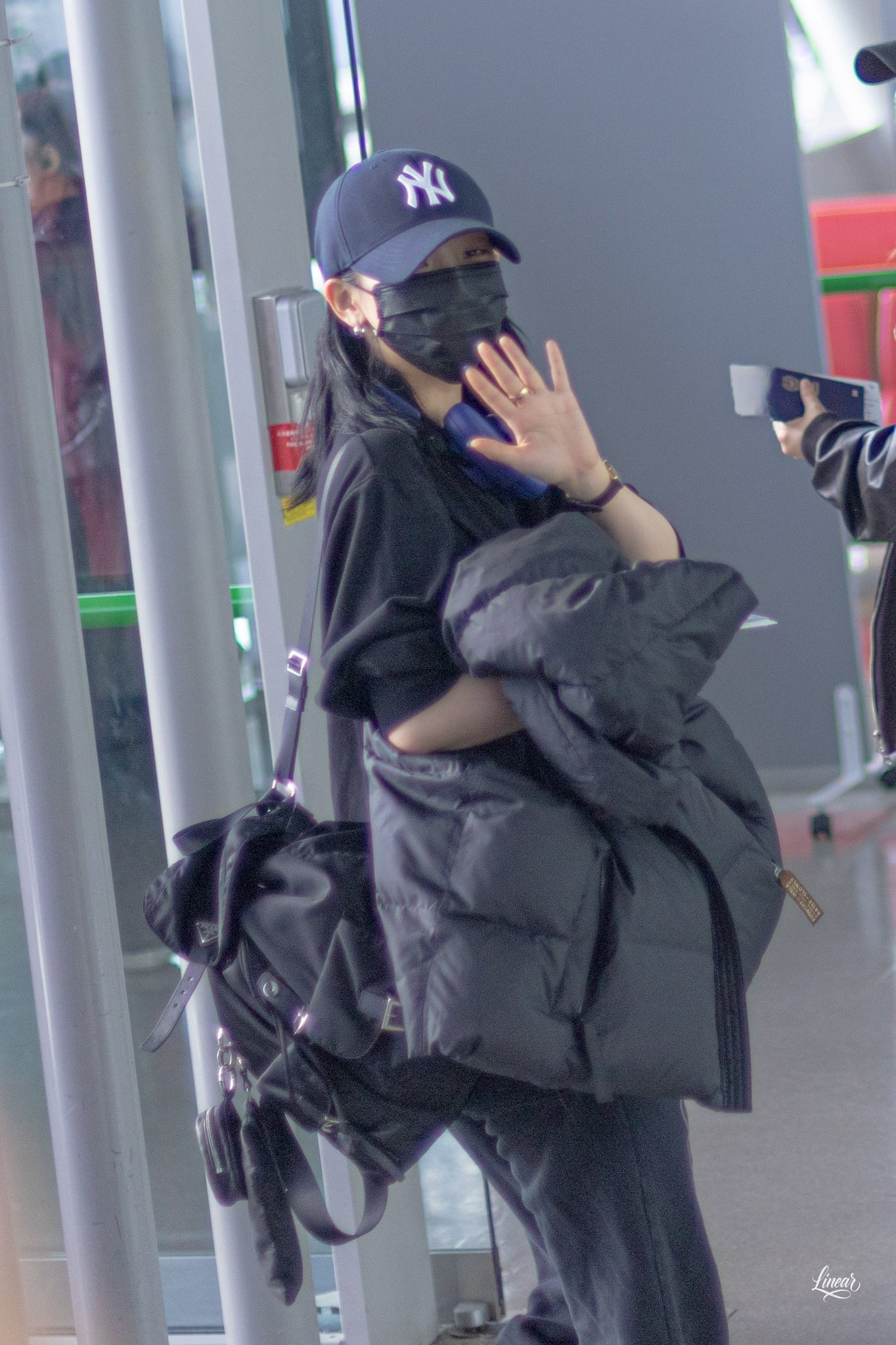 Lệnh cấm nghệ sĩ cười- Ảnh 3.