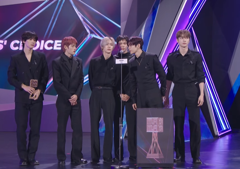 Khoảnh khắc xúc động nhất MAMA 2025: Park Bo Gum cúi đầu mở màn, xót xa tưởng niệm nạn nhân thảm hoạ cháy tại Hong Kong (Trung Quốc)- Ảnh 3. Khoảnh khắc xúc động nhất MAMA 2025: Park Bo Gum cúi đầu mở màn, xót xa tưởng niệm nạn nhân thảm hoạ cháy tại Hong Kong (Trung Quốc)- Ảnh 3.