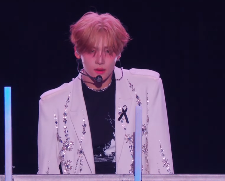 Khoảnh khắc xúc động nhất MAMA 2025: Park Bo Gum cúi đầu mở màn, xót xa tưởng niệm nạn nhân thảm hoạ cháy tại Hong Kong (Trung Quốc)- Ảnh 7.