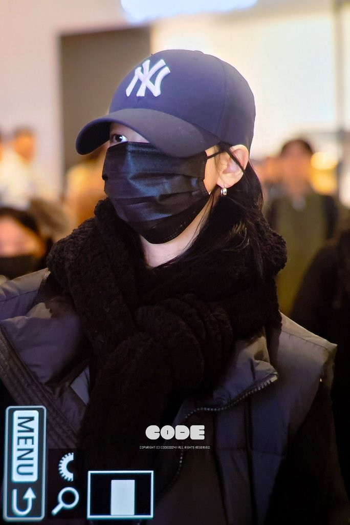 Lệnh cấm nghệ sĩ cười- Ảnh 2.