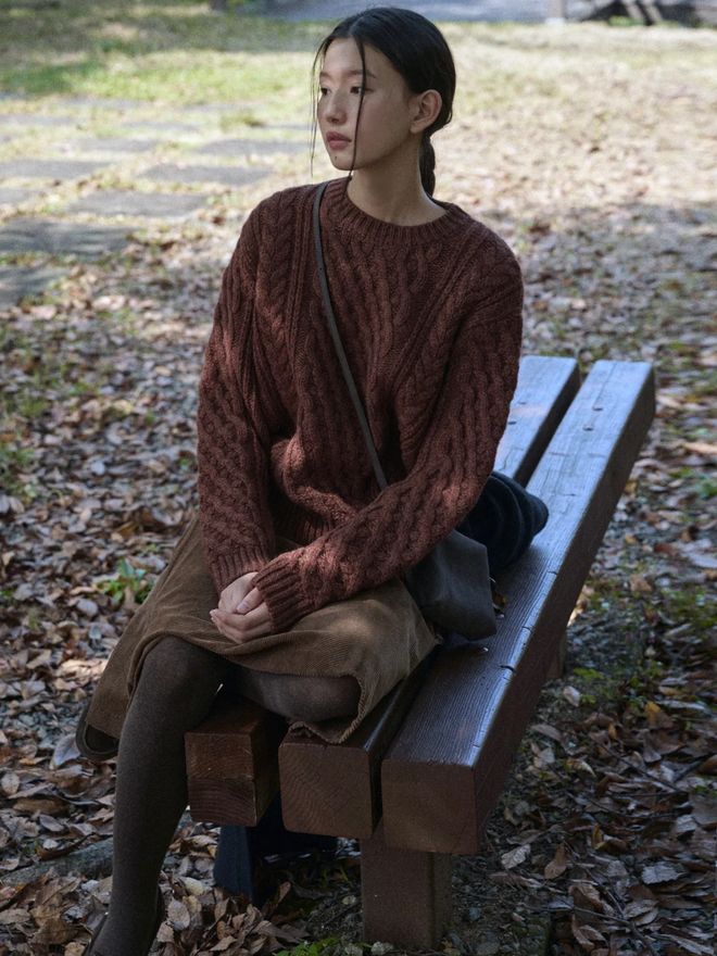 Mùa đông đừng chỉ mặc đen: 3 gam màu này giúp chị em trẻ ra vài tuổi- Ảnh 11.