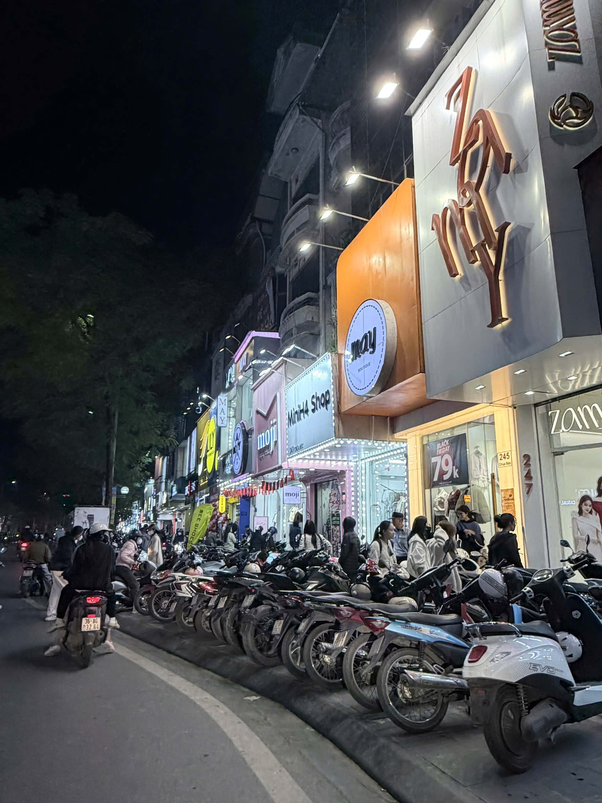 Tình hình BLACK FRIDAY năm nay: Quần áo rẻ đậm sâu, chất lượng gây tò mò- Ảnh 9.