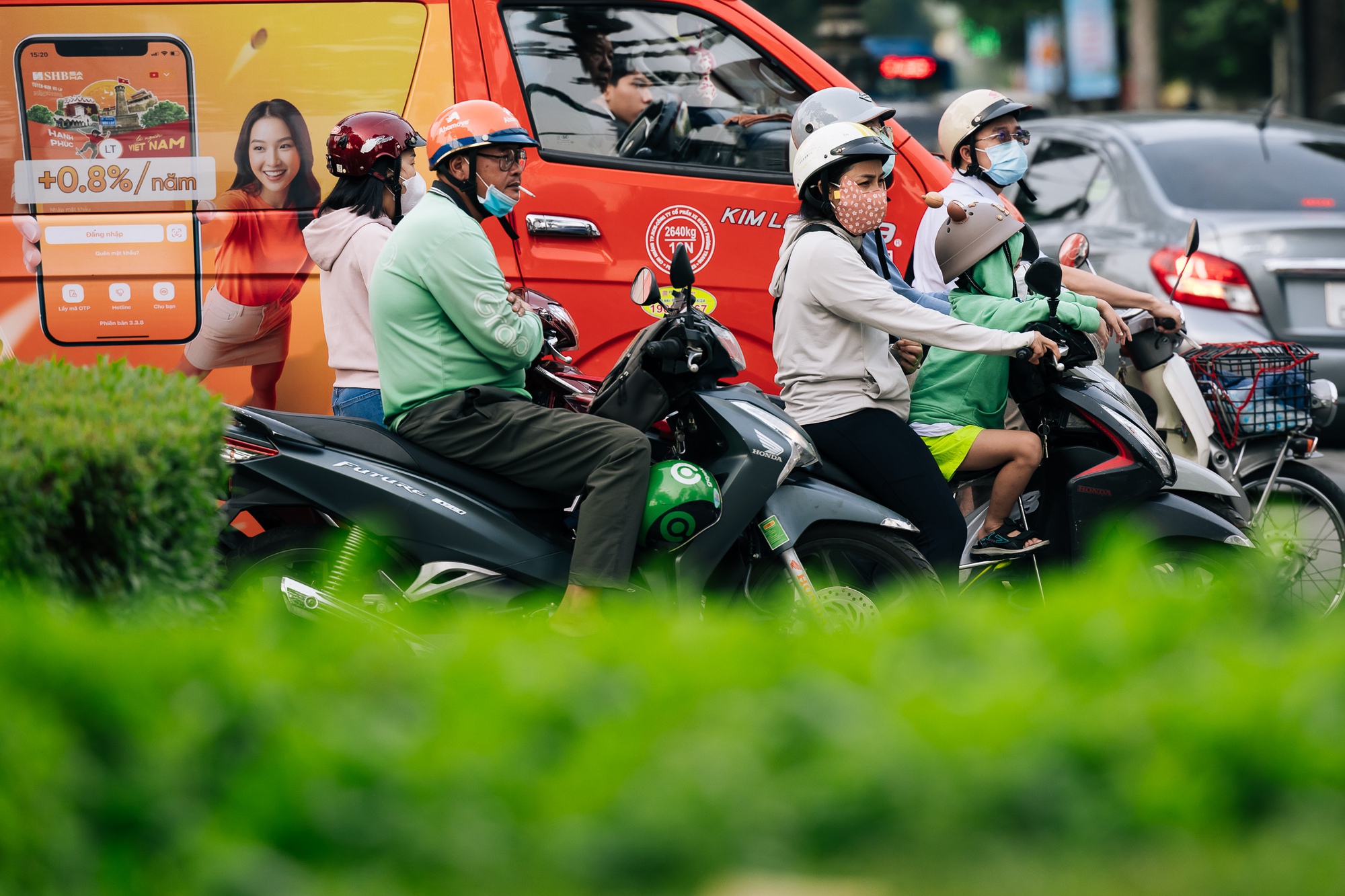 Chùm ảnh: TP.HCM trong ngày rét 19 độ C hiếm thấy- Ảnh 5. Chùm ảnh: TP.HCM trong ngày rét 19 độ C hiếm thấy- Ảnh 5.