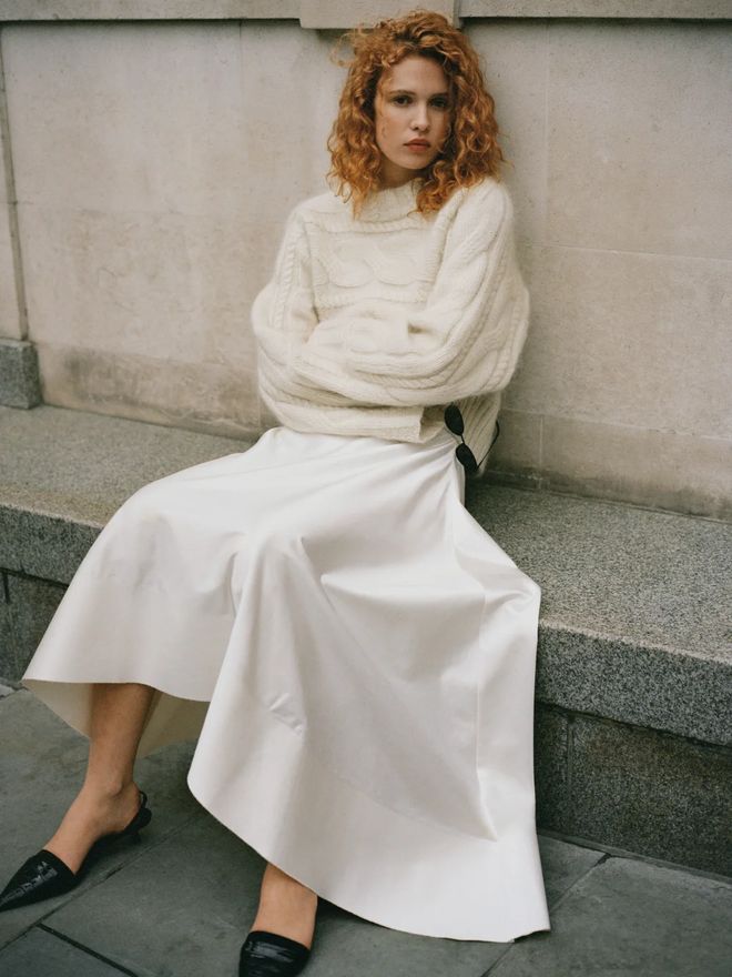 Mùa đông đừng chỉ mặc đen: 3 gam màu này giúp chị em trẻ ra vài tuổi- Ảnh 35.