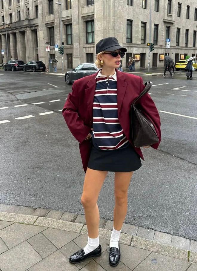 Mùa đông đừng chỉ mặc đen: 3 gam màu này giúp chị em trẻ ra vài tuổi- Ảnh 21.