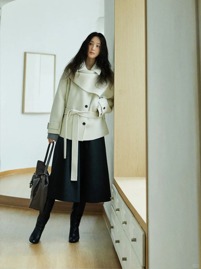 Mùa đông đừng chỉ mặc đen: 3 gam màu này giúp chị em trẻ ra vài tuổi- Ảnh 39.