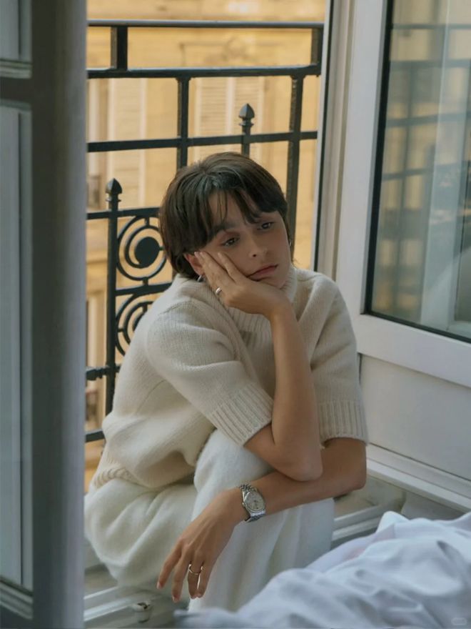 Mùa đông đừng chỉ mặc đen: 3 gam màu này giúp chị em trẻ ra vài tuổi- Ảnh 30.