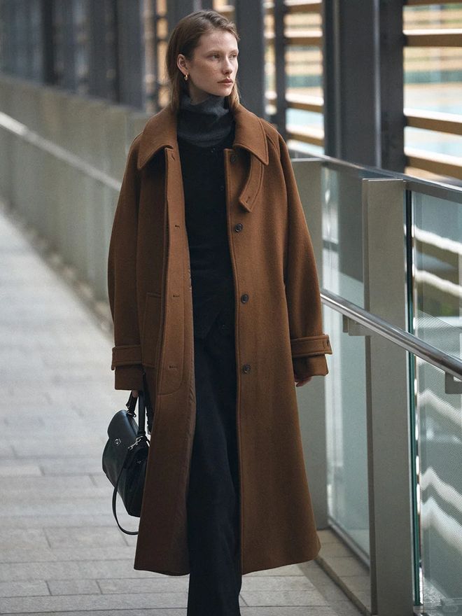 Mùa đông đừng chỉ mặc đen: 3 gam màu này giúp chị em trẻ ra vài tuổi- Ảnh 8.