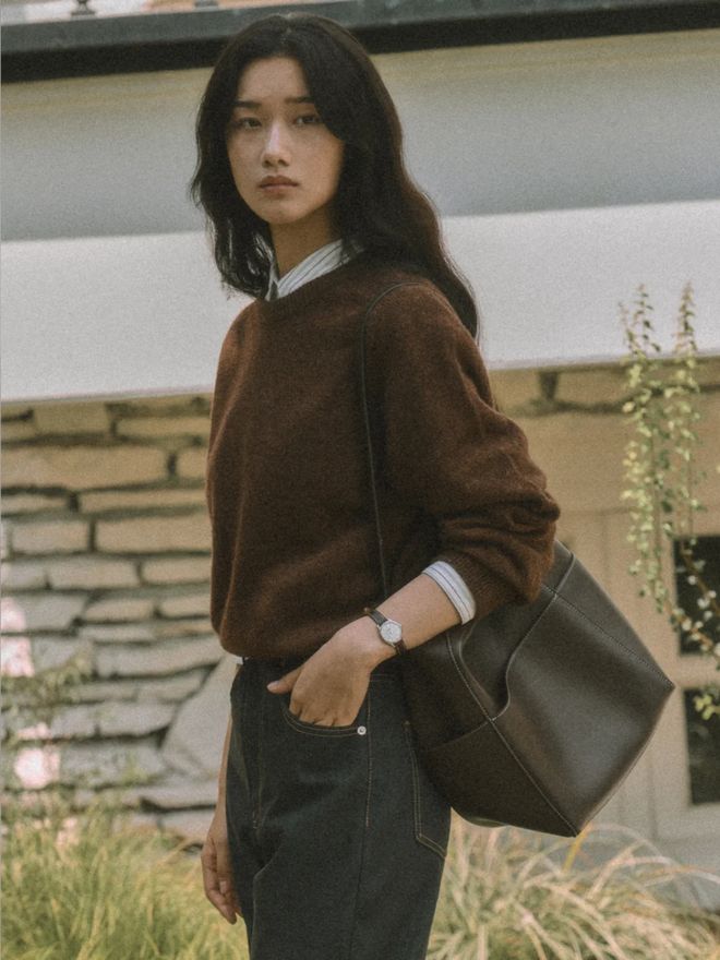 Mùa đông đừng chỉ mặc đen: 3 gam màu này giúp chị em trẻ ra vài tuổi- Ảnh 15.