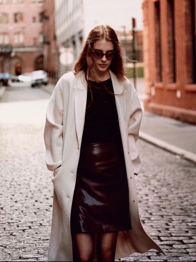 Mùa đông đừng chỉ mặc đen: 3 gam màu này giúp chị em trẻ ra vài tuổi- Ảnh 38.