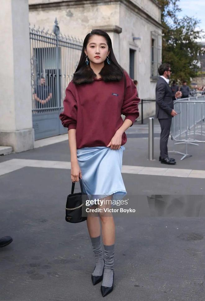 Mùa đông đừng chỉ mặc đen: 3 gam màu này giúp chị em trẻ ra vài tuổi- Ảnh 19.