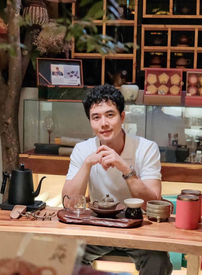 Nam thần phim giờ vàng bỏ tóc xoăn, từ Nam thần phim giờ vàng bỏ tóc xoăn, từ