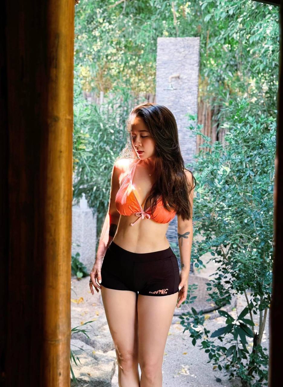 Nhan sắc của nữ diễn viên U40 khiến Huyền Lizzie dè chừng- Ảnh 11.