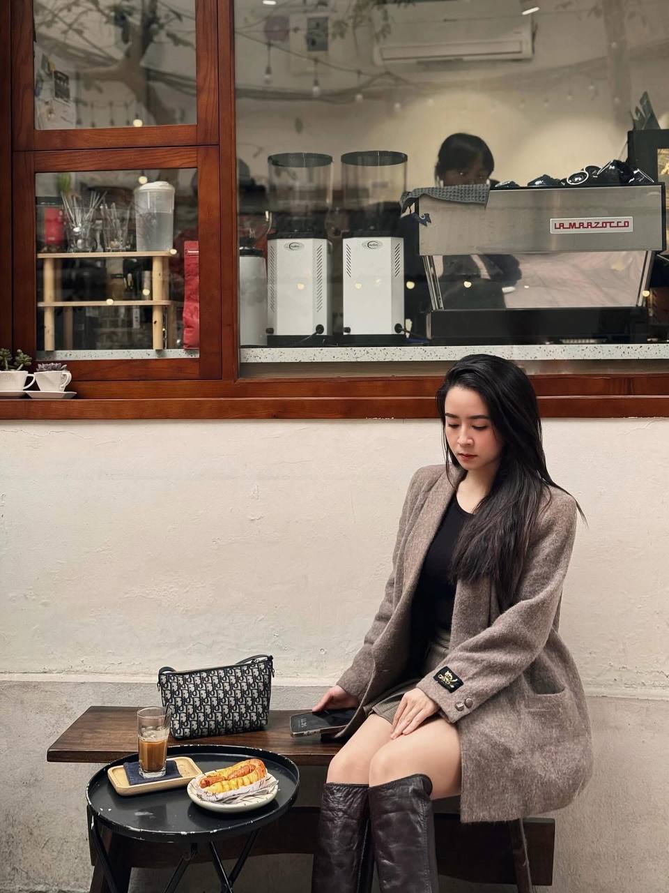 Nhan sắc của nữ diễn viên U40 khiến Huyền Lizzie dè chừng- Ảnh 15.