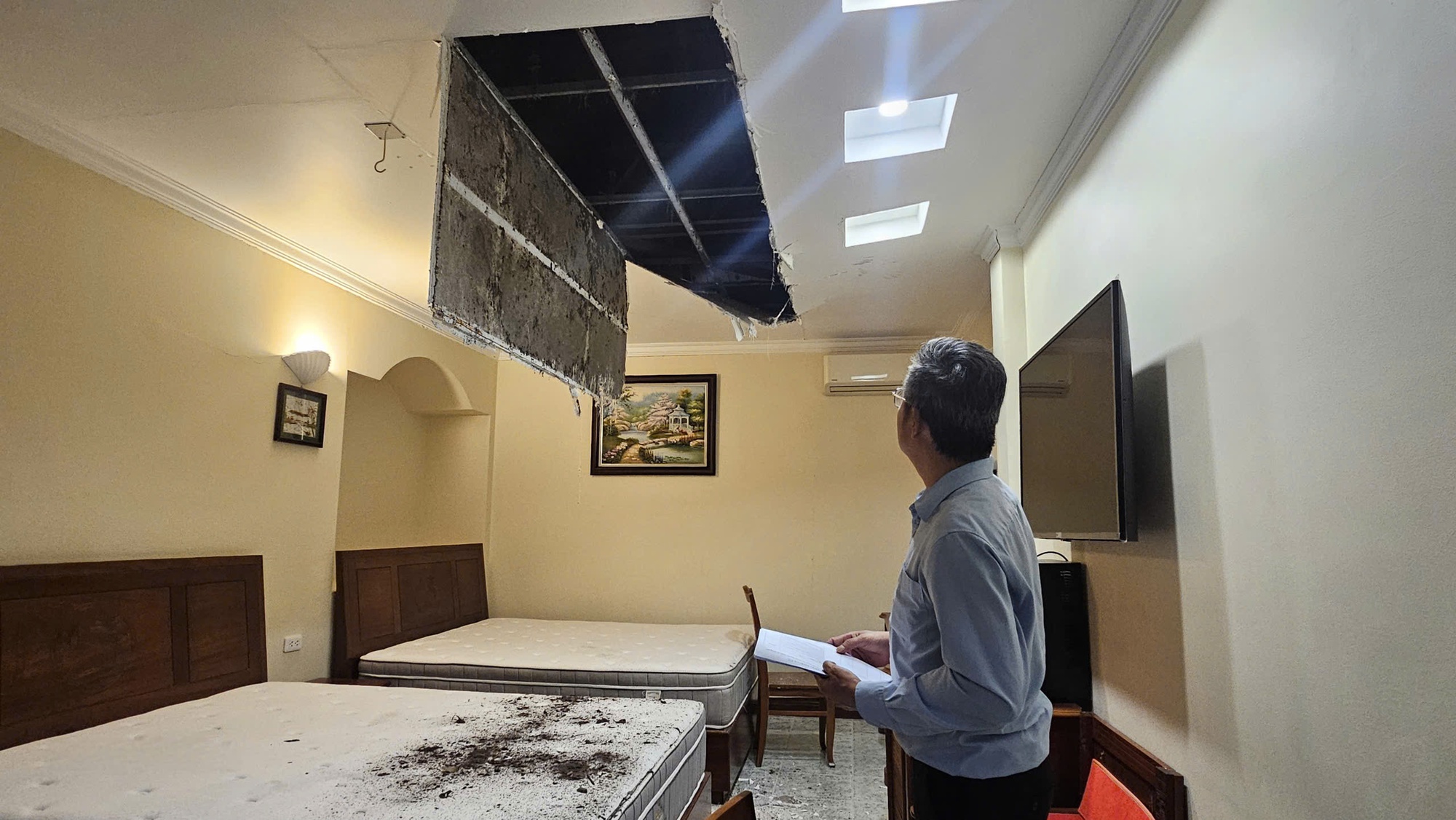 Xây chung cư Stown Gateway làm nứt tường, sụt lún: Resort 4 sao ở TP HCM phải đóng cửa, "cầu cứu"- Ảnh 2. Xây chung cư Stown Gateway làm nứt tường, sụt lún: Resort 4 sao ở TP HCM phải đóng cửa, "cầu cứu"- Ảnh 2.