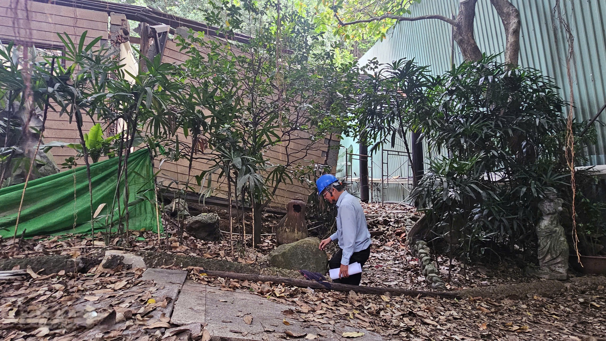 Xây chung cư Stown Gateway làm nứt tường, sụt lún: Resort 4 sao ở TP HCM phải đóng cửa, "cầu cứu"- Ảnh 7. Xây chung cư Stown Gateway làm nứt tường, sụt lún: Resort 4 sao ở TP HCM phải đóng cửa, "cầu cứu"- Ảnh 7.