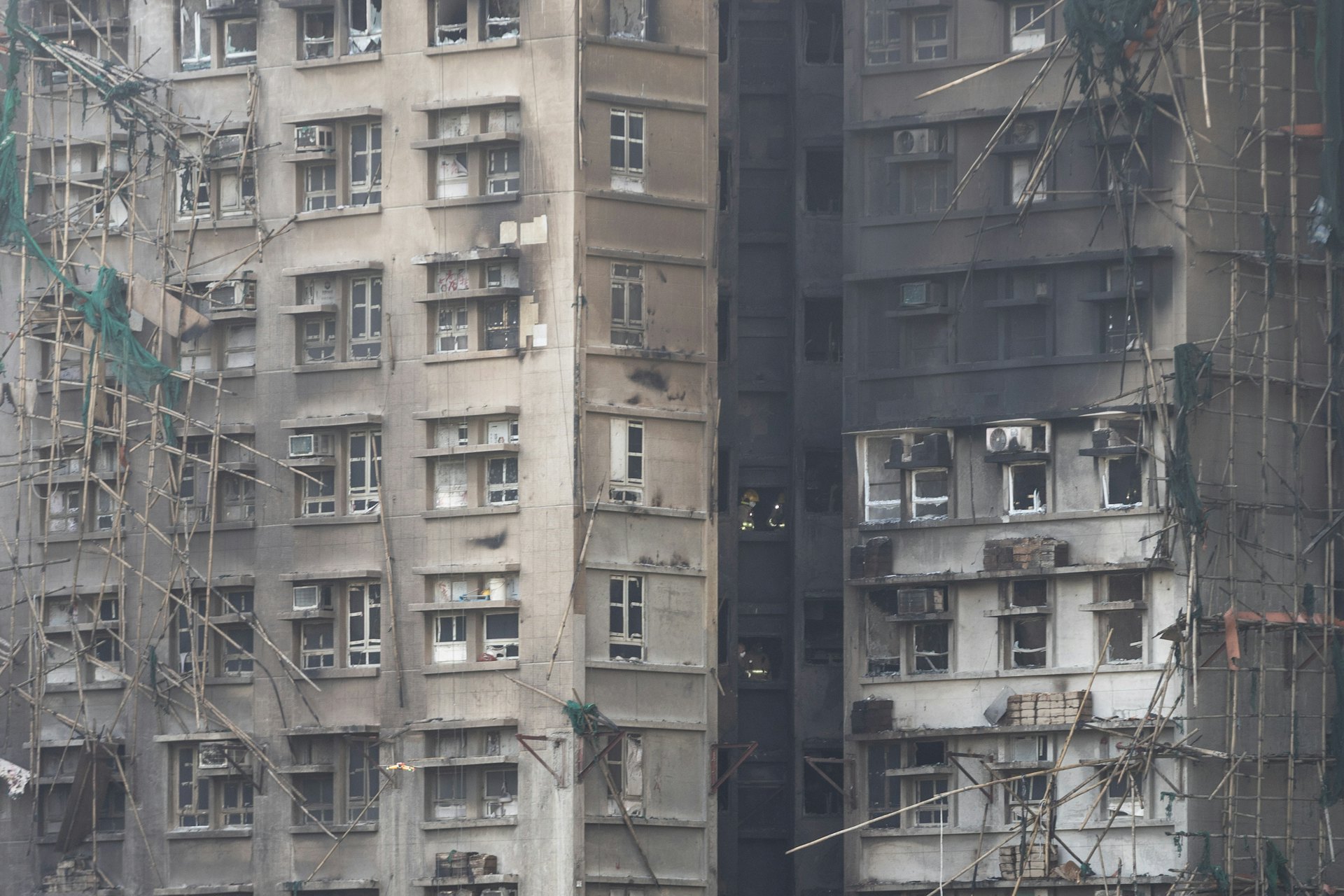 Tin nhắn cuối của nữ sinh 16 tuổi đang mất tích trong vụ cháy chung cư thảm khốc- Ảnh 2. Tin nhắn cuối của nữ sinh 16 tuổi đang mất tích trong vụ cháy chung cư thảm khốc- Ảnh 2.